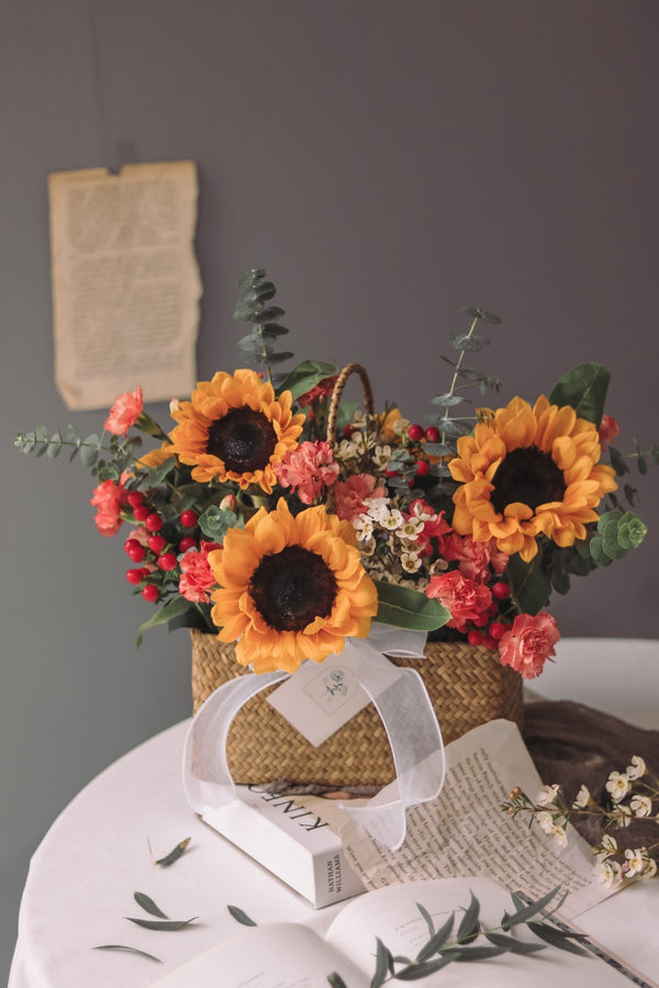 Sunflower Spritz - Hua Bar Floral Design